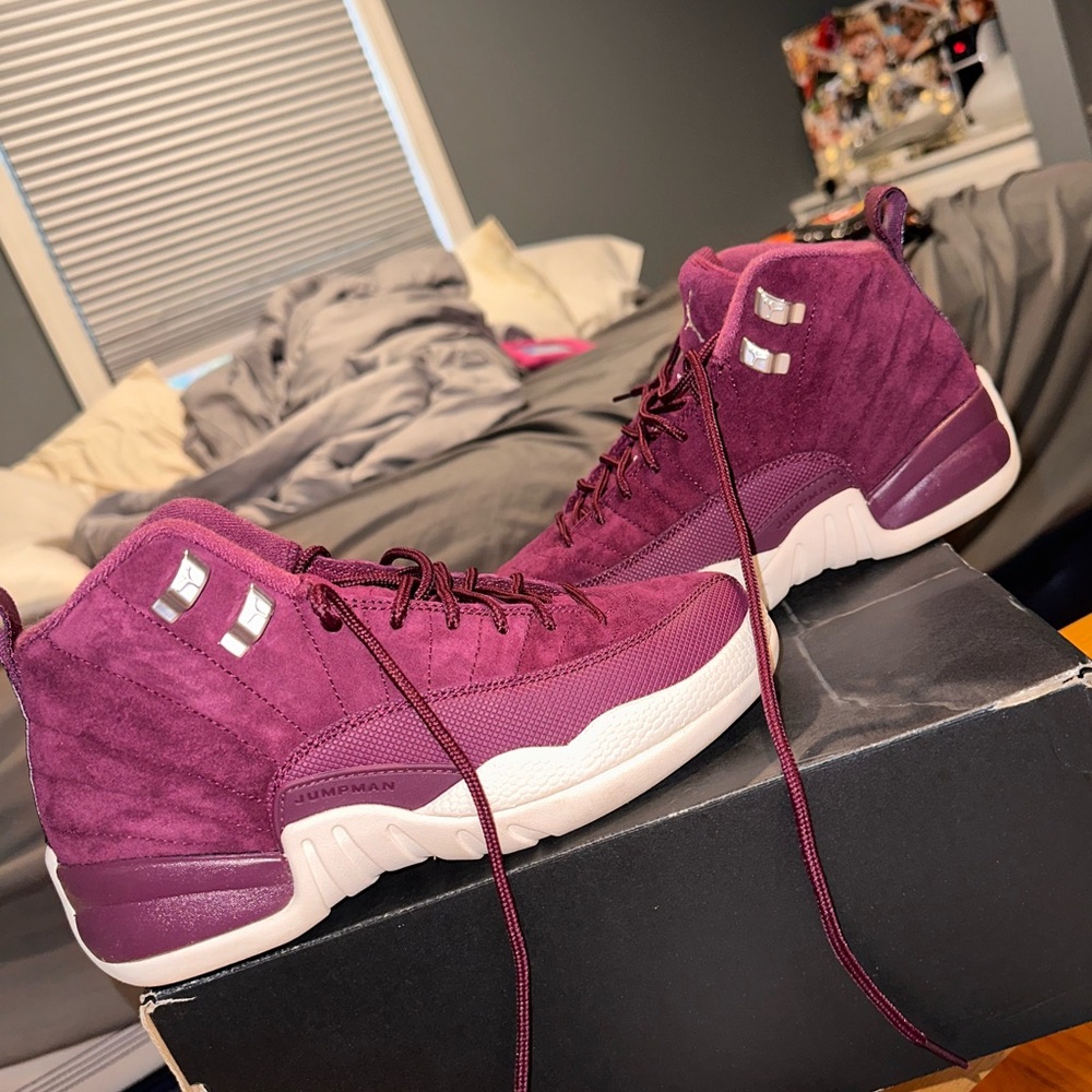 Air Jordan 12 Retro BG 5Y (6 womens)